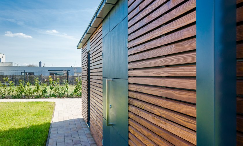 Pr&iacute;stre&scaron;ok pre auto a z&aacute;hradn&yacute; sklad - Plzeň