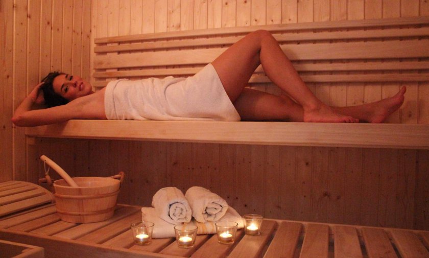 Modern&aacute; vonkaj&scaron;ia sauna so z&aacute;sobami - Sch&ouml;neiche