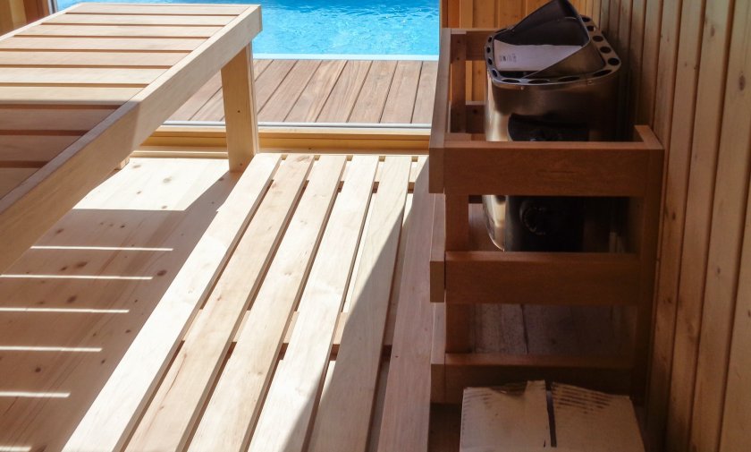 Modern&aacute; vonkaj&scaron;ia sauna so z&aacute;sobami - Sch&ouml;neiche