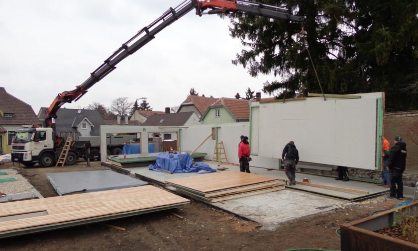 Montovan&aacute; dvojgar&aacute;ž 11,4 x 6,4 m + z&aacute;hradn&yacute; sklad - Bad Deutsch