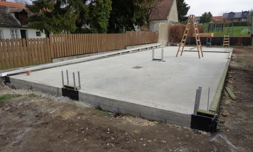 Montovan&aacute; dvojgar&aacute;ž 11,4 x 6,4 m + z&aacute;hradn&yacute; sklad - Bad Deutsch