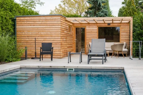 Domáce wellness 5x2,5 m s terasou a pergolou