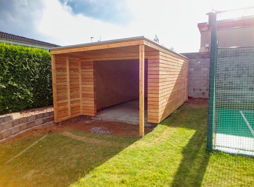 Gar&aacute;ž s pr&iacute;stre&scaron;kom - Praha