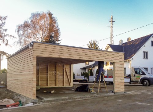 Parkovacie miesto s obložen&yacute;mi stenami - Mn&iacute;chov