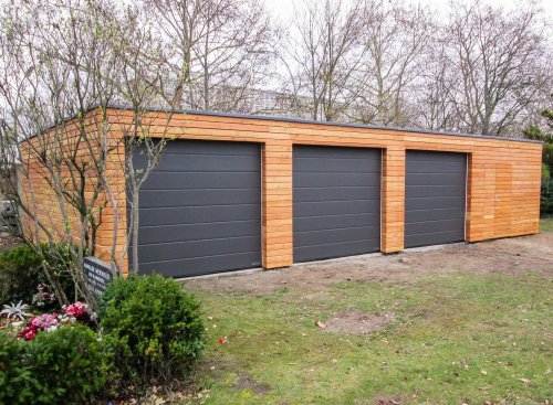 Gar&aacute;ž 9x6,3 m + sklad - Berl&iacute;n