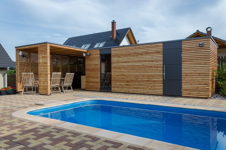 Z&aacute;hradn&yacute; domček a letn&aacute; kuchyňa - Losin&aacute;