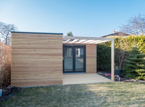 Z&aacute;hradn&aacute; posilňovňa so saunou - Praha