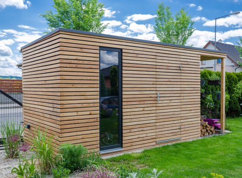 Modern&yacute; z&aacute;hradn&yacute; domček s drev&aacute;rňou - Plzeň