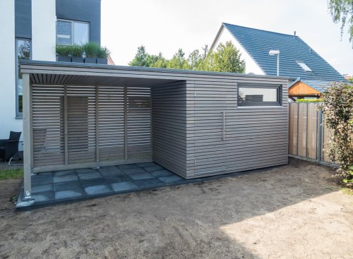 Modern&yacute; z&aacute;hradn&yacute; domček s pr&iacute;stre&scaron;kom