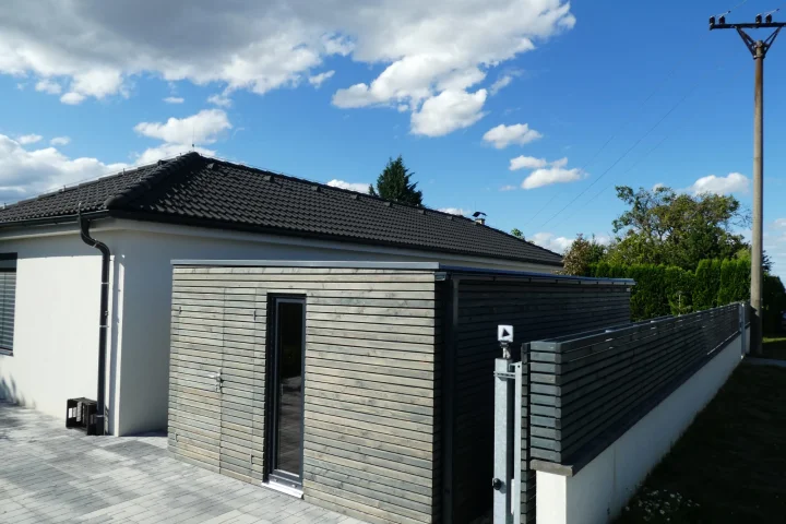 Modern&yacute; dreven&yacute; sklad 4x6m - Praha