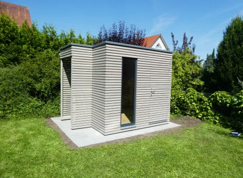 Mal&yacute; dreven&yacute; sklad so zelenou strechou - Norimberg