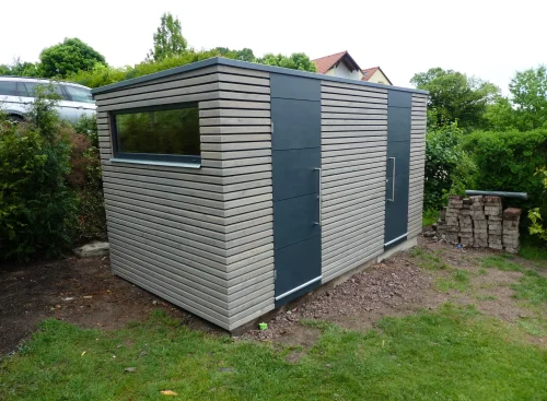 Modern&yacute; sklad 3x2 m so sivou farbou