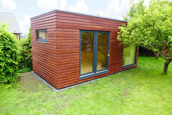 Kvalitn&aacute; dreven&aacute; sauna do z&aacute;hrady - Praha