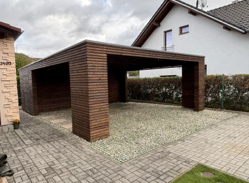 Modern&yacute; pr&iacute;stre&scaron;ok pre dve aut&aacute; - Praha