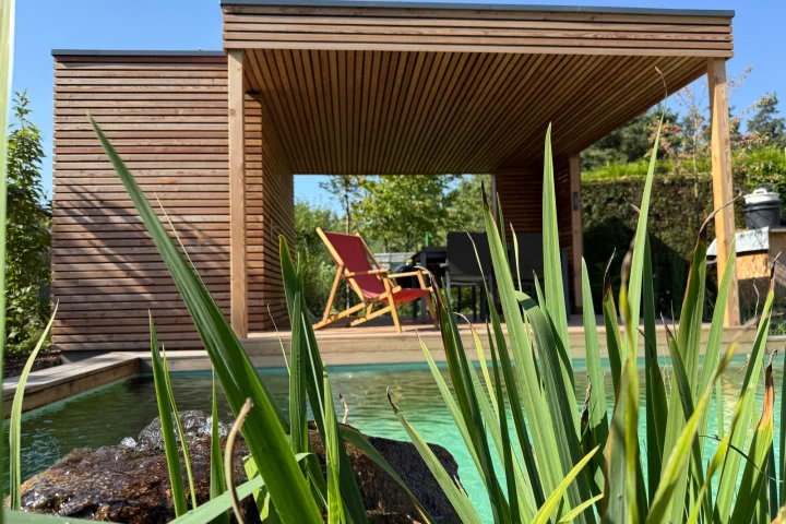 Z&aacute;hradn&yacute; domček s pr&iacute;stre&scaron;kom