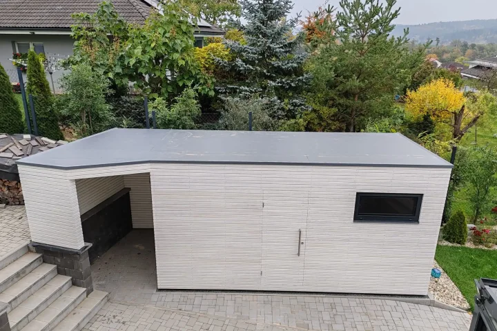 Z&aacute;hradn&aacute; sauna zo siv&eacute;ho dreva Praha